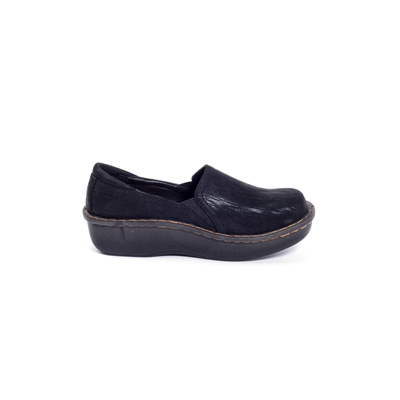 Ducky Nursing Shoe in Tuxedo - Image 4