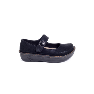 Jane Nursing Shoe in Tuxedo - Image 4