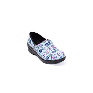 Brandy Nursing Shoe in Delia