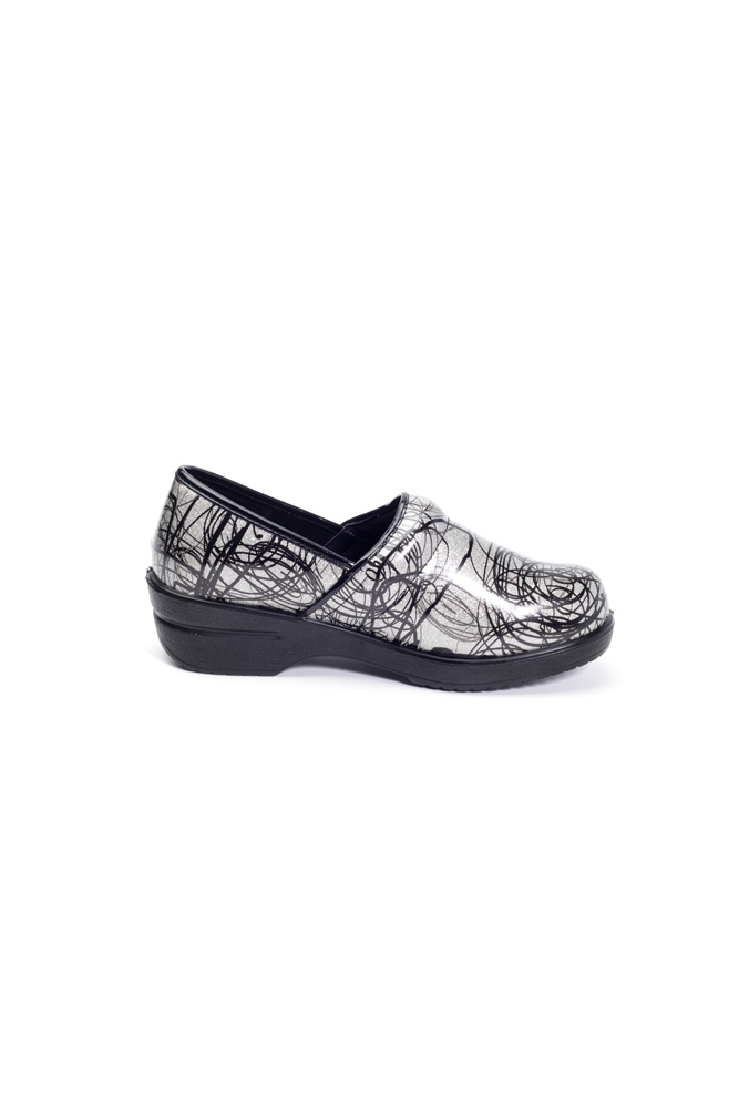 Brandy Nursing Shoe in Silver Scribble - Image 4