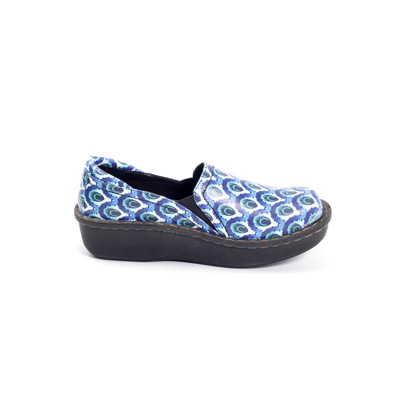 Ducky Nursing Shoe in Blue Peacock - Image 3
